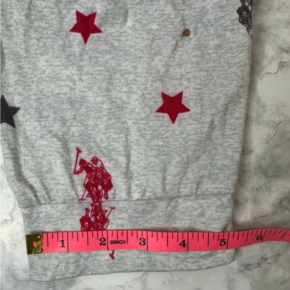 Bundle: Polo Ralph Lauren b-neck Tshirt and Polo assn sleep pants. Size XL - Picture 9 of 9